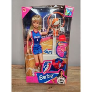 WNBA Barbie Rebecca Lobo #20205 – 1999 – Damaged Box – Mattel 06182